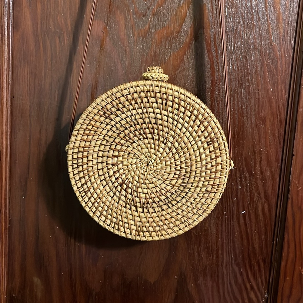 Round Rattan Handbag - Picture 4 of 5